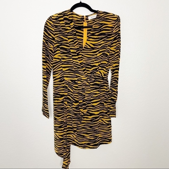 A.L.C. Jensen Tiger Print Silk Long Sleeve V-Neck Mini Dress Yellow Black Party - Picture 2 of 6